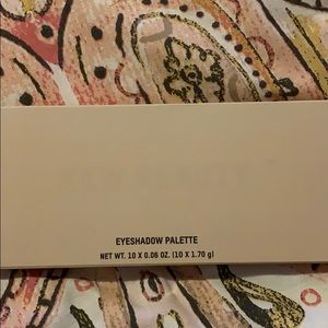 KKW classic blossom palette